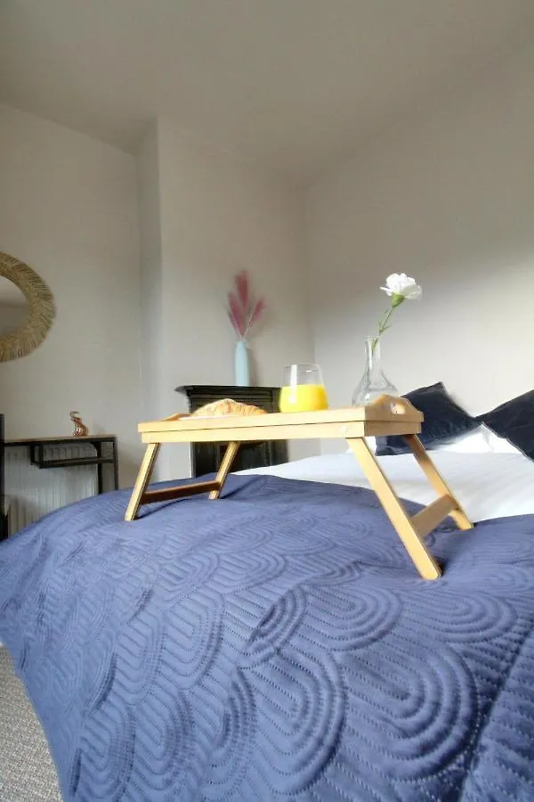 Spacious 4 Double Bedroom House In Huddersfield With Parking